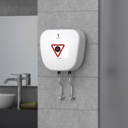 سخان مياه كهربائي 10 لتر مربعة بشاشة رقمية  - QUAD