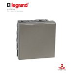 ليجراند - مفتاح مفرد مربع 20 أمبير 250 فولت ثنائي القطب مزود بلمبة بيان 2 خط 2 موديول - مغنيسيوم