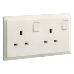 ليجراند - فيش مجوز - 13 أمبير - الموصفات البريطانية - 250 فولت - بمفتاح - بلانكو إس - بيج