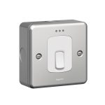 ليجراند - مفتاح سينرجي - 20 أمبير - مع لمبة بيان - Metalclad