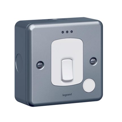 ليجراند - مفتاح سينرجي - 20 أمبير - مع مخرج كيبل - و لمبة بيان - Metalclad