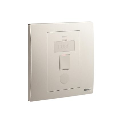 ليجراند - وحدة الاتصال المؤمنة Mallia Senses، مفرد، مفتاح، 13A 250V، مع منفذ سلك، Champagne