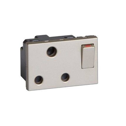 ليجراند - مقبس Arteor، BS، 15A/16A 250V، 2P+E Switched، 3 موديول، Champagne