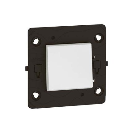 ليجراند - مفتاح أرتيور وسط - مفرد - 10 أمبير - مربع - أبيض