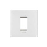 ليجراند - غطاء مع إطار Arteor، هندي، موديول 1، مربع، White