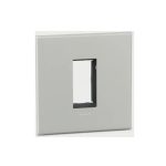 ليجراند - غطاء مع إطار Arteor، هندي، موديول 1، مربع، Pearl Aluminium