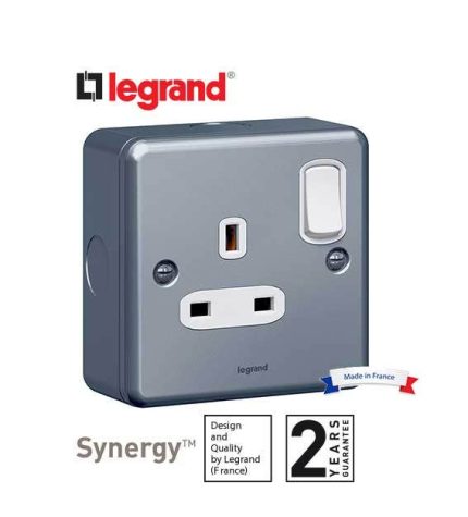 ليجراند - فيش سينرجي بمفتاح - 13 أمبير - 250 فولت - Metalclad