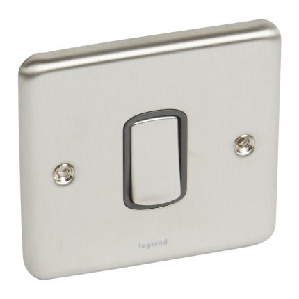 ليجراند - مفتاح مفرد 20 أمبير - 2 خط - سينرجي - ستانليس ستيل