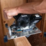 ⁦منشار خشب دائري بطارية، 165 ملم (6½ بوصة)، 18 فولت، 5000 دورة في الدقيقة، 2.5 كجم⁩ - الصورة ⁦3⁩