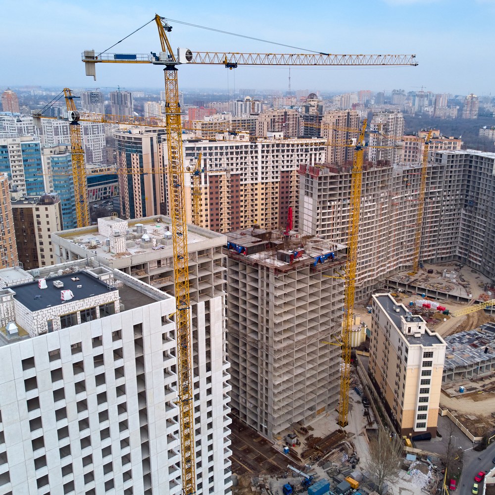 تنفيذ أبراج سكنية وتجارية متعددة الأدوار