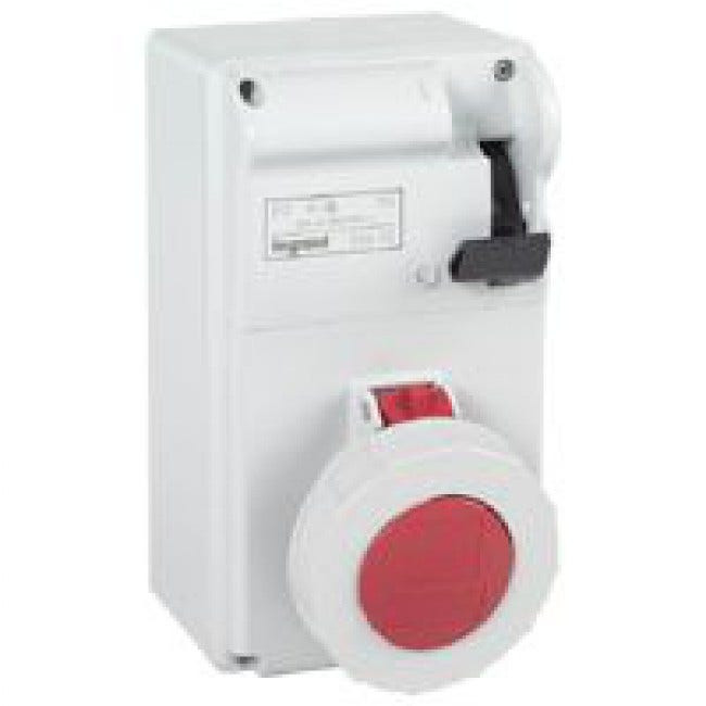 LEGRAND - Combined Unit 32A 3P+E 380/415V P17 IP55