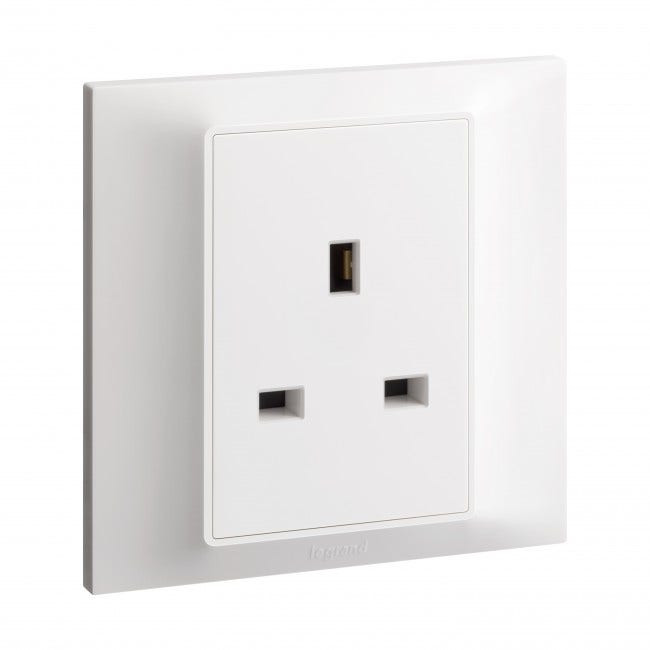 LEGRAND - British standard socket outlet Belanko S - 13A x 250V~ 1 gang unswitched - White