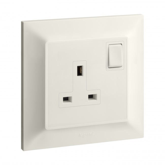 LEGRAND - British standard socket outlet Belanko S - 13A x 250V~ 1 gang double pole switched - Ivory