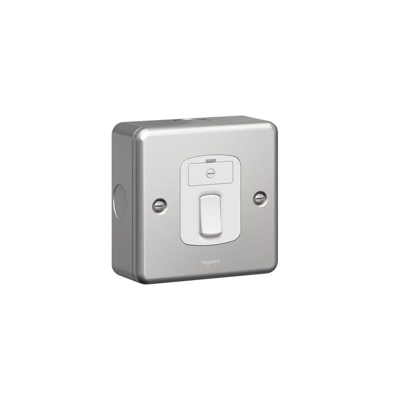 LEGRAND - Fused Con.Unit 13A 250V DP w/O Cord Outlt, Metalclad 