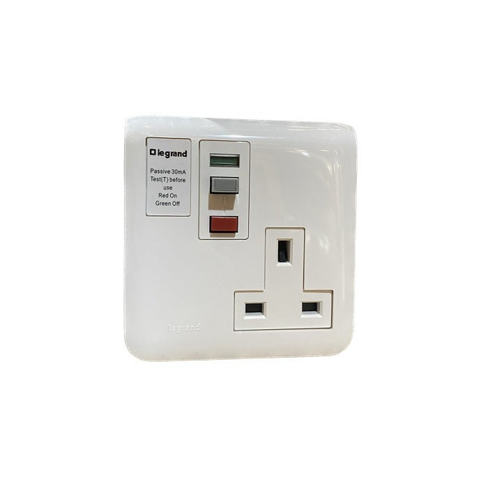 LEGRAND - RCD BS13A Unswitched Socket PASSIVE DP 30MA White - 1 Gang