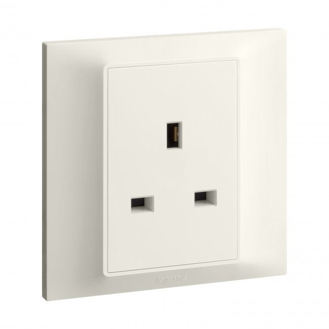 LEGRAND - British standard socket outlet Belanko S - 13A x 250V~ 1 gang unswitched - Ivory