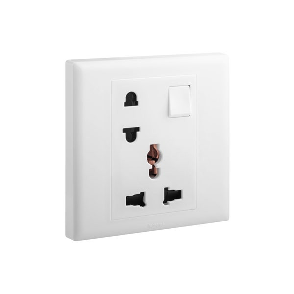 LEGRAND - Socket Eloe, Multistandard, 1 Gang, Switched, 16A, 250V + EU/US Socket Switched, White