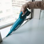 ⁦طقم مثقاب يعمل بالدق ومكنسة لاسلكية مع بطاريتين وشاحن⁩ - الصورة ⁦6⁩